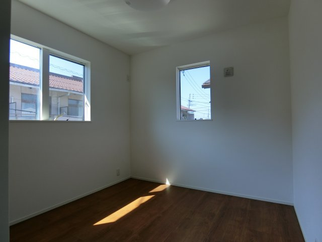 上後藤3丁目戸建（築浅オール電化太陽光付き）の洋室