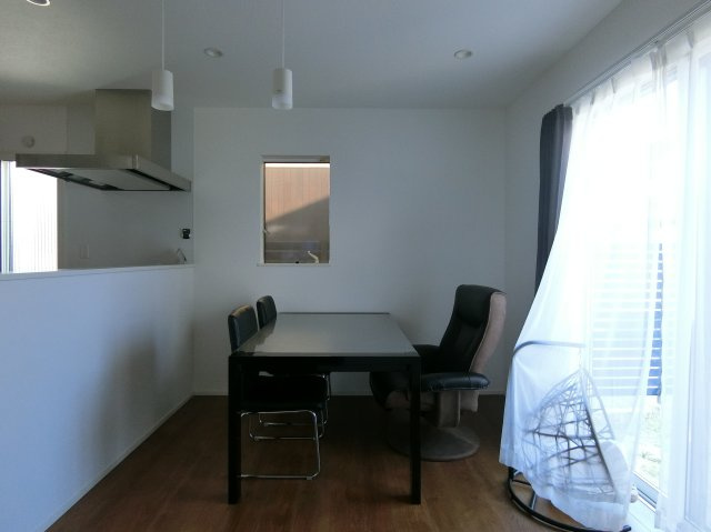 上後藤3丁目戸建（築浅オール電化太陽光付き）の居間・リビング