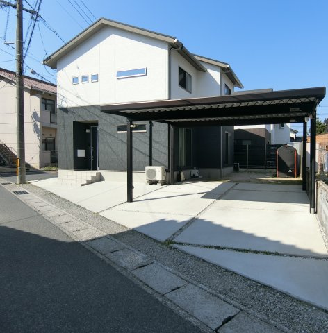 上後藤3丁目戸建（築浅オール電化太陽光付き）