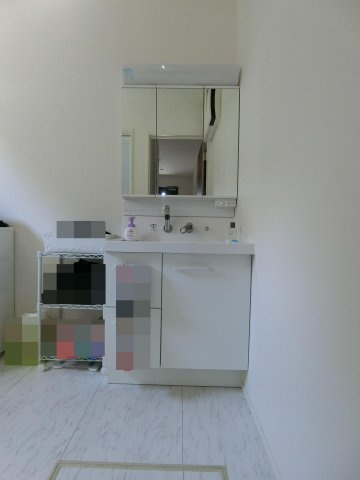 上後藤3丁目戸建（築浅オール電化太陽光付き）の独立洗面台