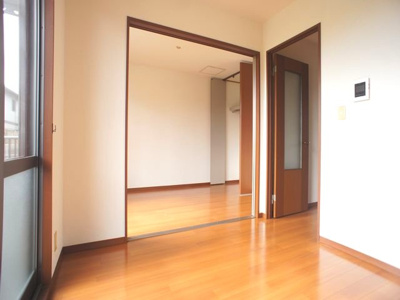 【居間・リビング】 | アマービリスＢ | 充実収納付きでお部屋はスッキリ♪