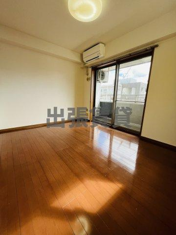 仲介手数料0円！！グランデ瓦町の居間・リビング