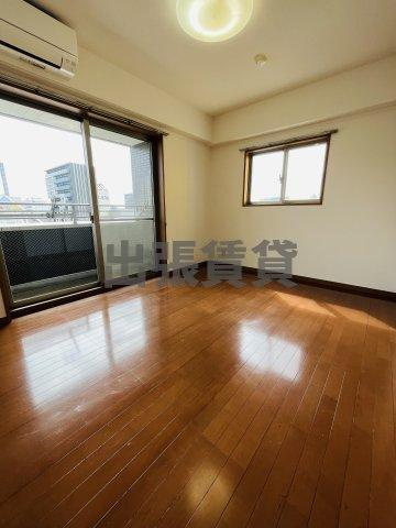 仲介手数料0円！！グランデ瓦町の居間・リビング