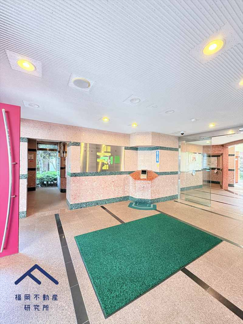 グリーンマンション神松寺ナチュレ弐番館のエントランス