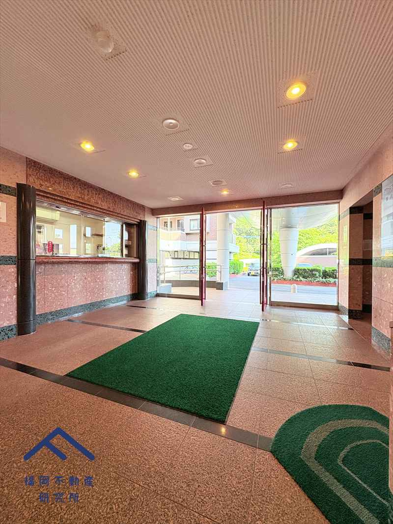 グリーンマンション神松寺ナチュレ弐番館のエントランス