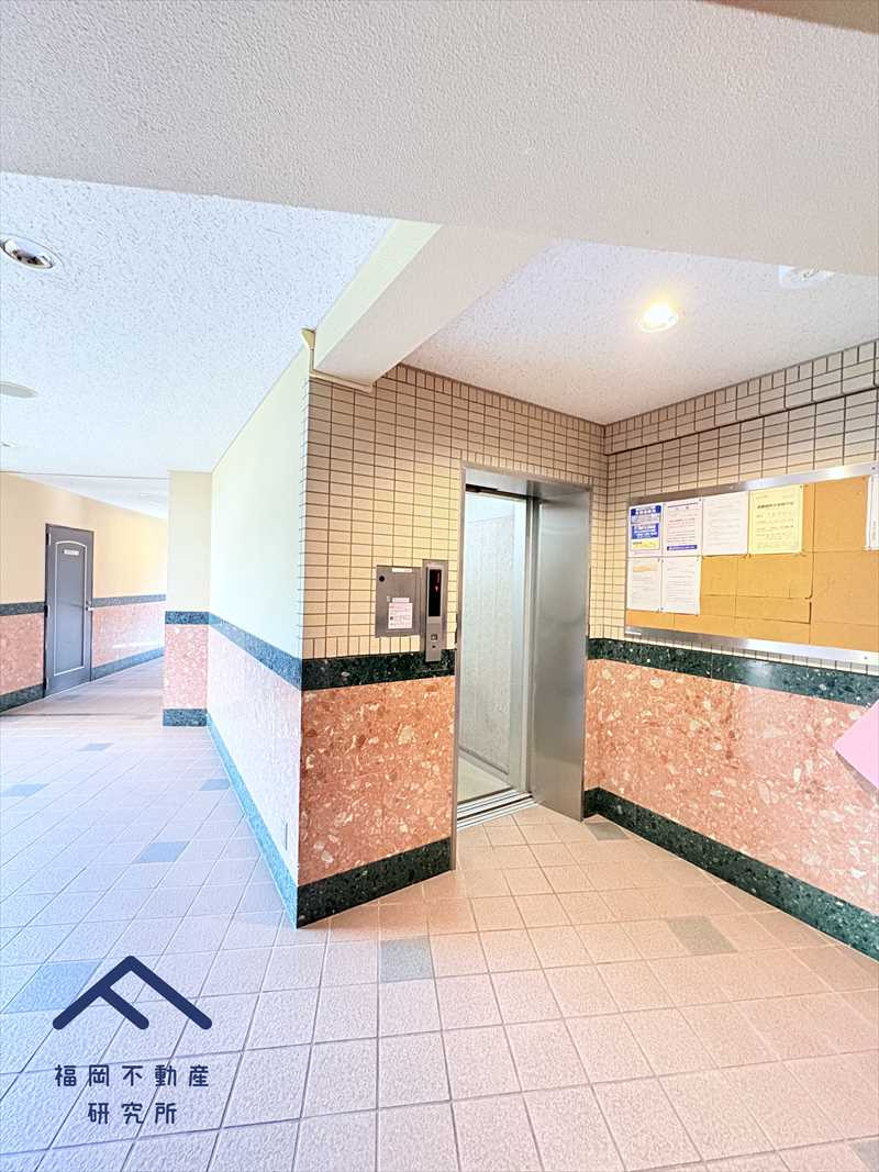 グリーンマンション神松寺ナチュレ弐番館のエントランス