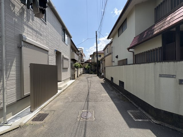 武蔵野市西久保三丁目・土地の前面道路含む現地写真
