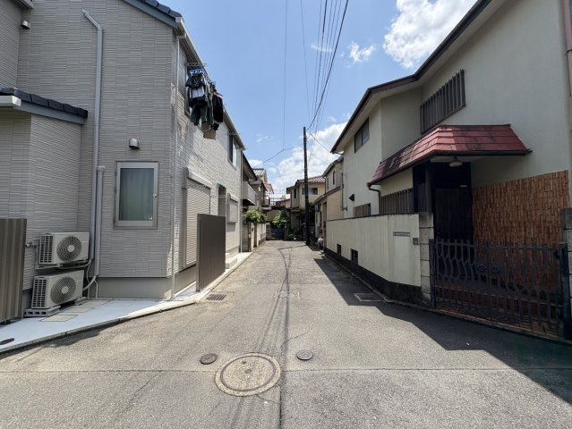 武蔵野市西久保三丁目・土地の前面道路含む現地写真