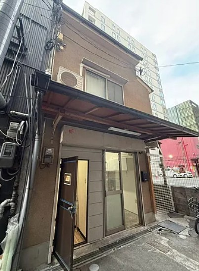 大阪市中央区宗右衛門町の店舗一部の外観