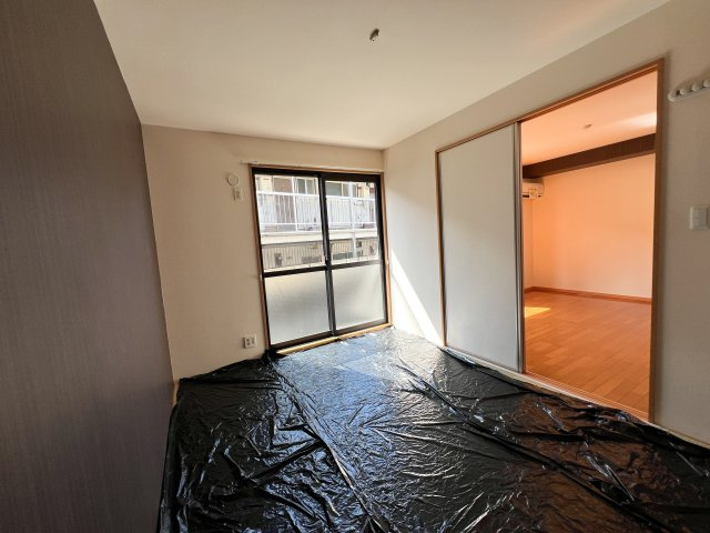 シャンポール Ⅱの和室|写真は畳に日除けカバーしてます。