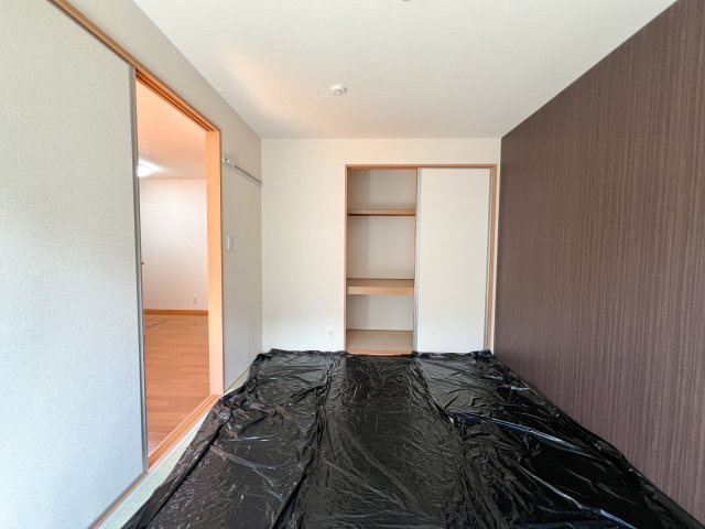 シャンポール Ⅱの和室|写真は畳に日除けカバーしてます。