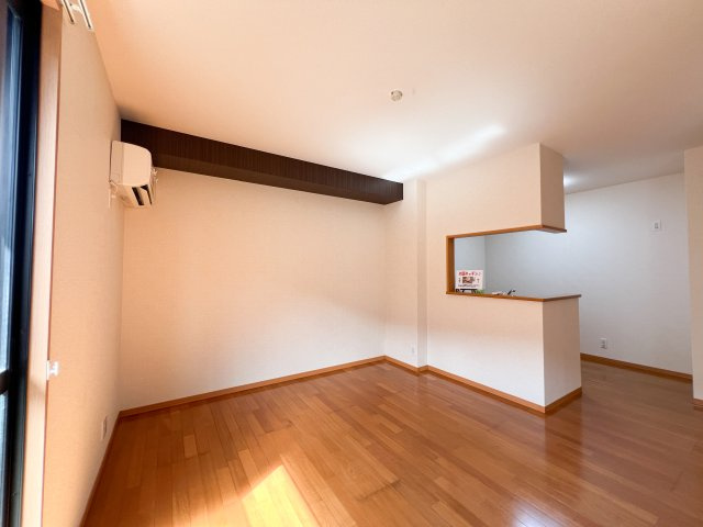 シャンポール Ⅱの居間・リビング