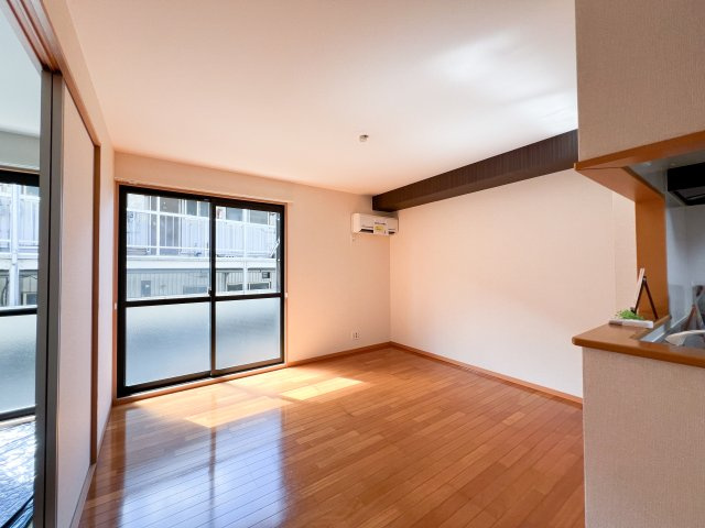 シャンポール Ⅱの居間・リビング