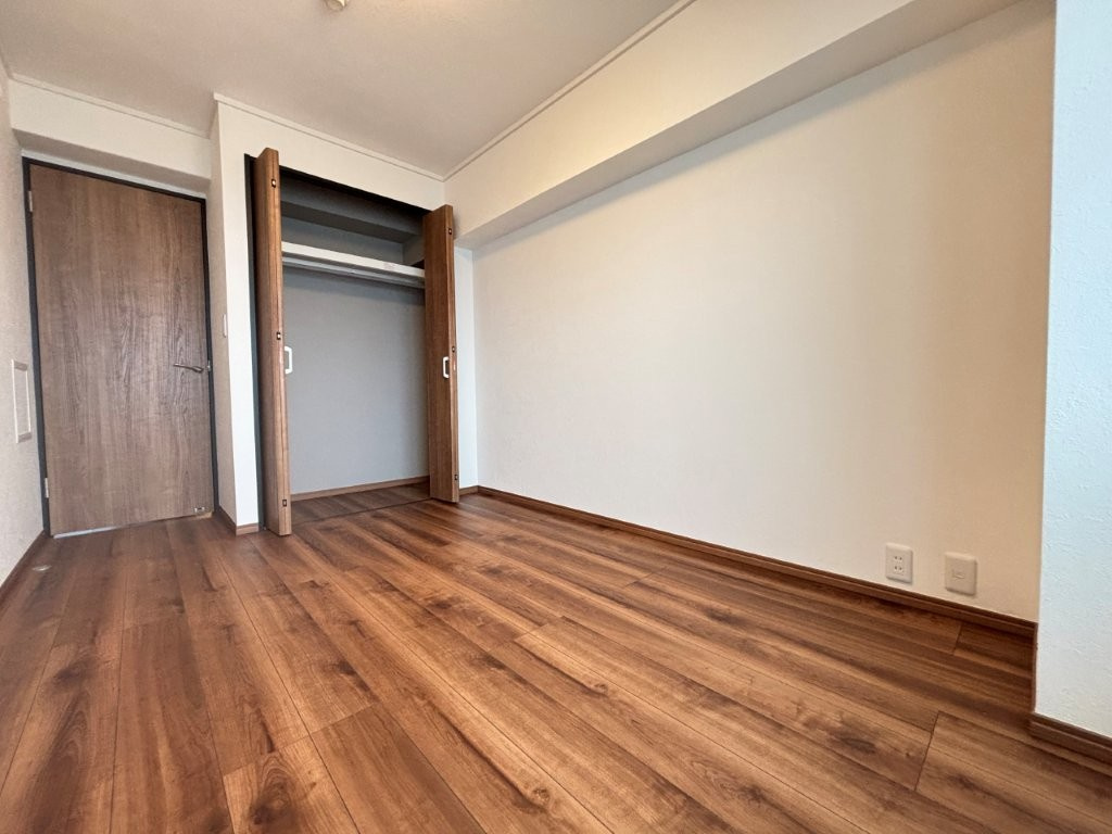 南大沢駅や通学には遊歩道が使える為、車に合わずに安全です