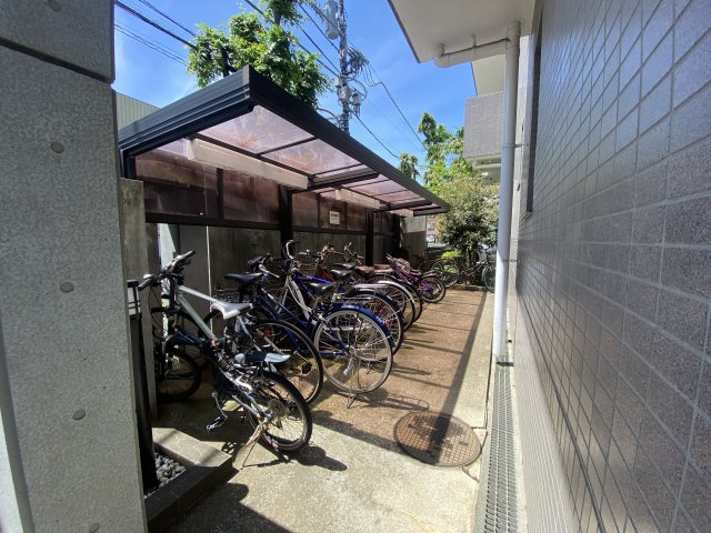 コーカスSの駐輪場