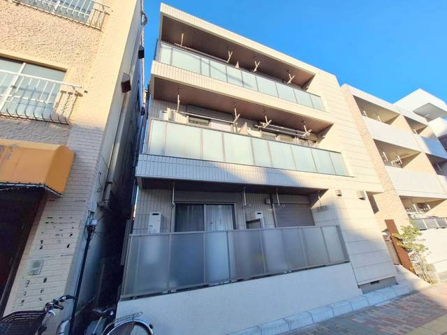 Maison　Lianaのエントランス|安心のオートロック・防犯カメラ付　便利な宅配ＢＯＸ