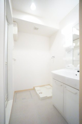 【洗面所】 | シンパシーイースト | ※同物件・同タイプの写真です。
