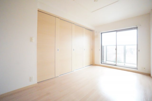【洋室】 | シンパシーイースト | ※同物件・同タイプの写真です。