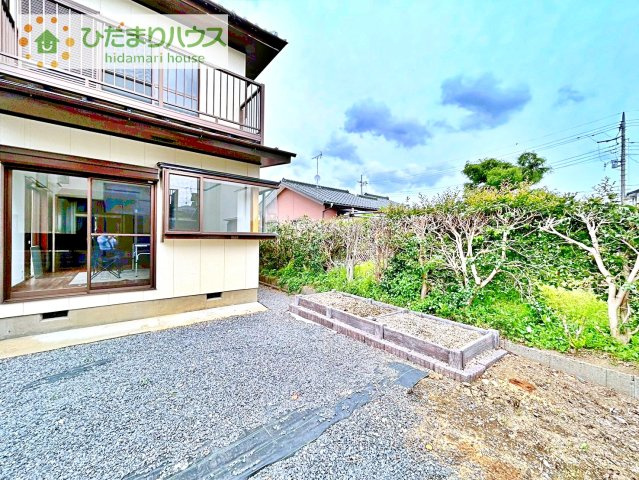 【庭】 | 石岡市若松3丁目　中古戸建 | 南側に広～いお庭があり、家庭菜園やガーデニング、
夏はお子様と水遊びをするのもいいですね(^^)/