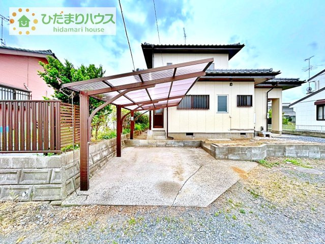【駐車場】 | 石岡市若松3丁目　中古戸建 | 1台分カーポートもついてます♪