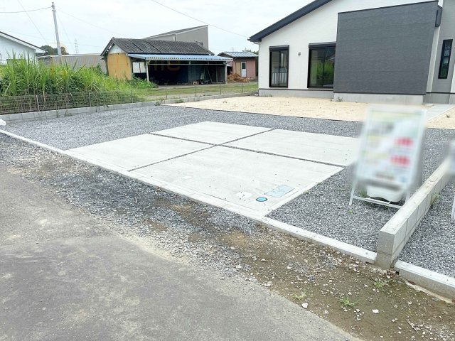 下妻市下栗1期　新築戸建て　1号棟の駐車場|カースペースは2台お停めいただけます♪