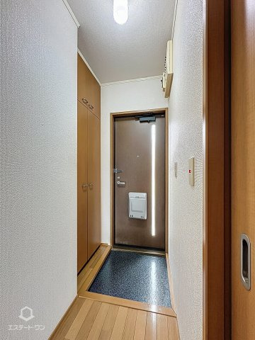 ペルシュワールの玄関