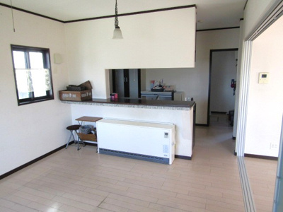 【キッチン】 | 中古戸建　甲斐市西八幡 | リビングです