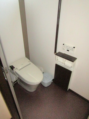 【トイレ】 | 中古戸建　甲斐市西八幡 | コンパクトで使いやすいトイレです