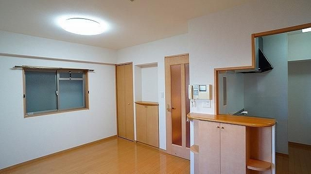 ベルパッソ十日市の居間・リビング