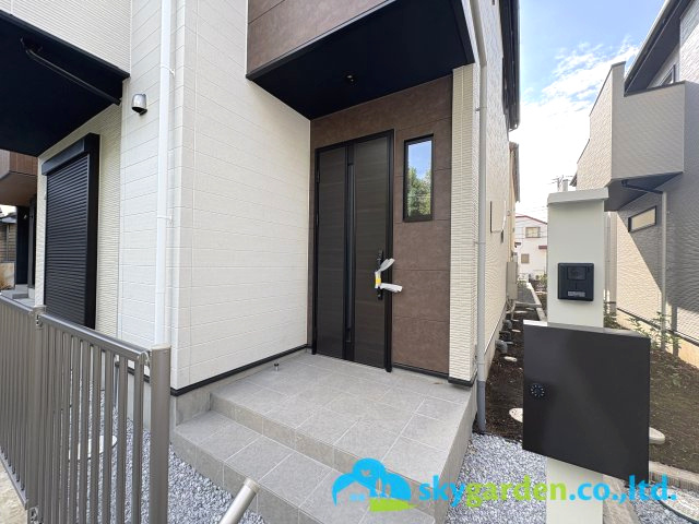 藤沢市大庭7期　新築戸建　全4棟4号棟の外観|玄関ポーチ