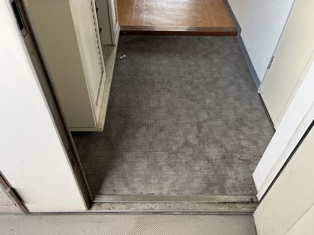 ハイツメロディの玄関
