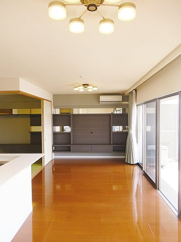 【居間・リビング】の画像