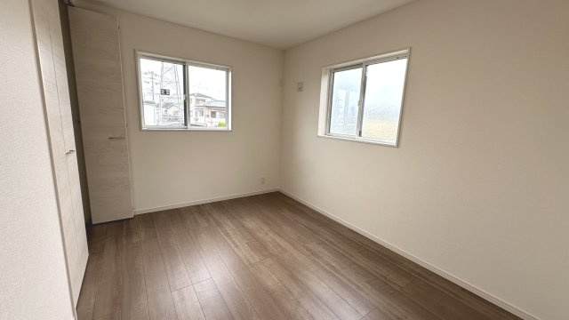 堺市北区野遠町　新築戸建の洋室