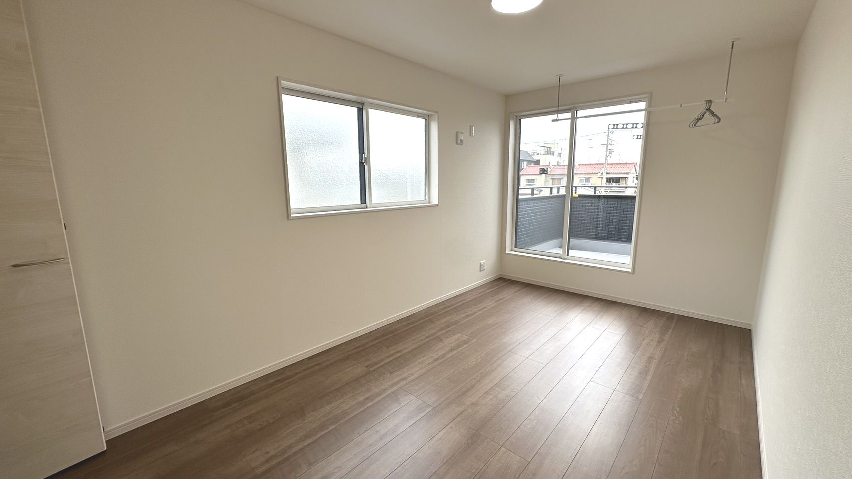 堺市北区野遠町　新築戸建の洋室