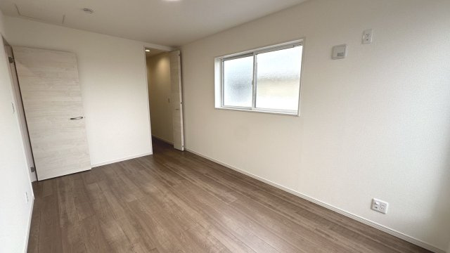 堺市北区野遠町　新築戸建の洋室