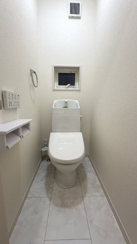 堺市北区野遠町　新築戸建のトイレ