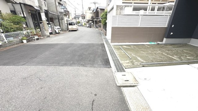 堺市北区野遠町　新築戸建の前面道路含む現地写真