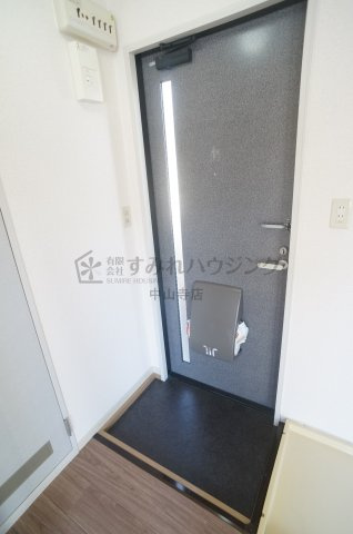 ガーデンハウス宝塚Bの玄関