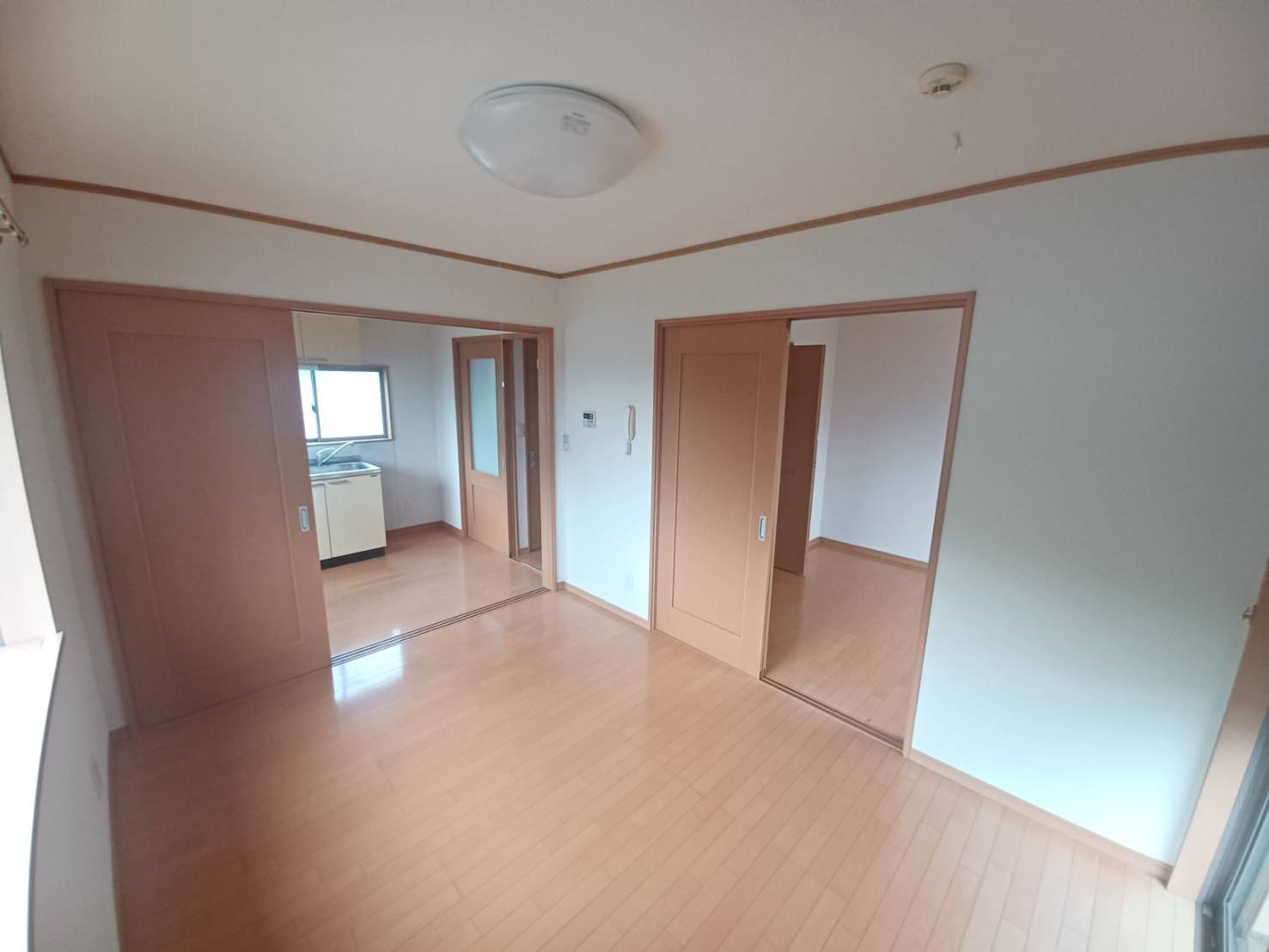 エステートスズキ6の居間・リビング