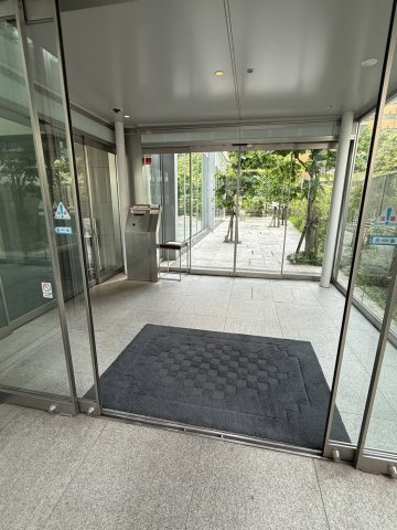 麴町パークハウスのエントランス