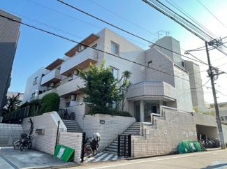 【外観】 | 鉄筋コンクリート造のがっちりとした建物。