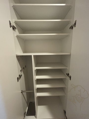 エス・キュート南森町の玄関