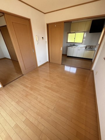 エステートスズキ6の居間・リビング