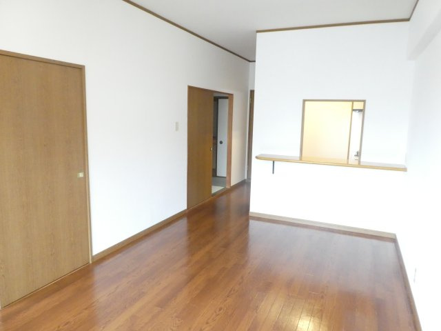 ラヴールイナダの居間・リビング