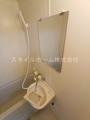 【洗面所】 | Pine　Well駅前　A棟 | イメージ写真です。