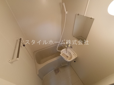 【浴室】 | Pine　Well駅前　A棟 | イメージ写真です。