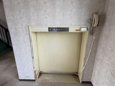 【設備】 | 山科区西野山中臣町　中古事務所・倉庫 | 荷物エレベーター