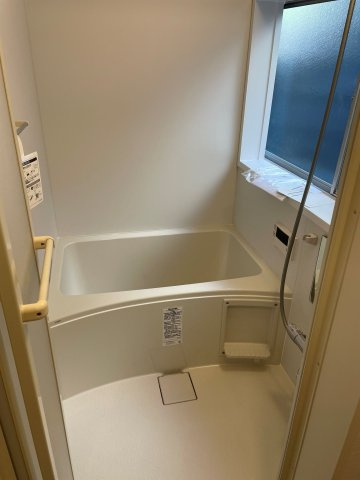 【浴室】 | ◆鶴見区馬場2丁目中古戸建◆ | ◆すっきりとした清潔感のある換気のできる浴室。