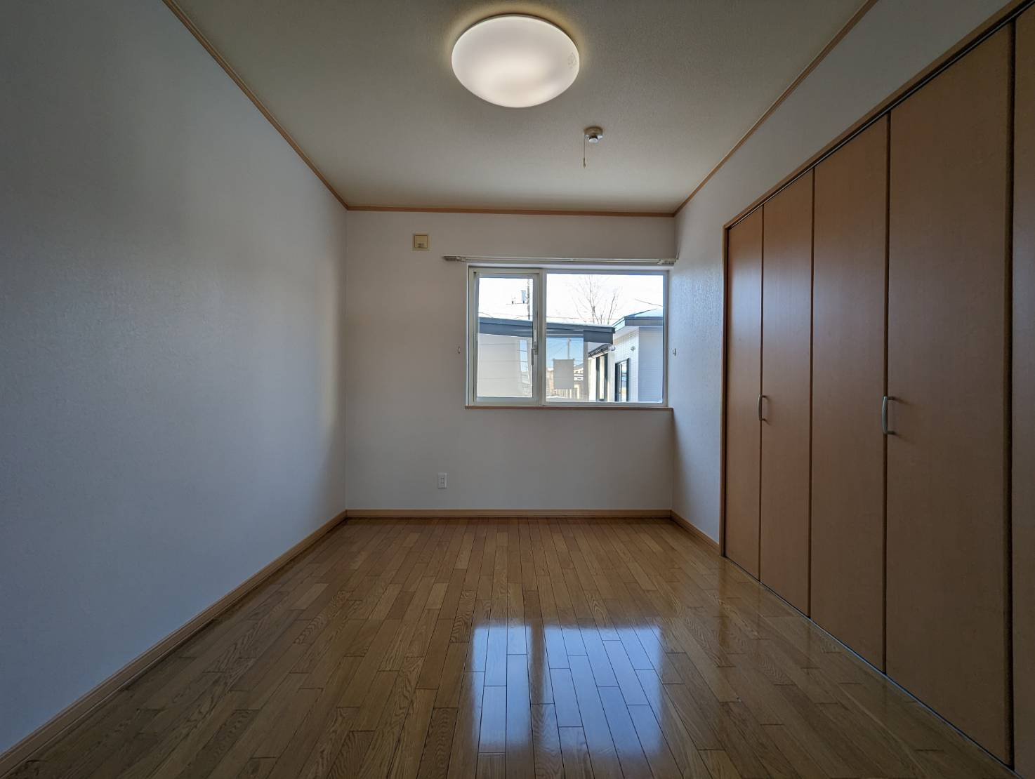 ウォームパレスの居間・リビング