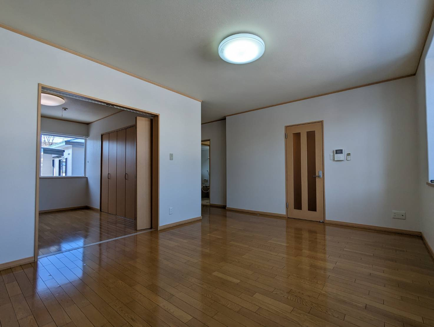 ウォームパレスの居間・リビング